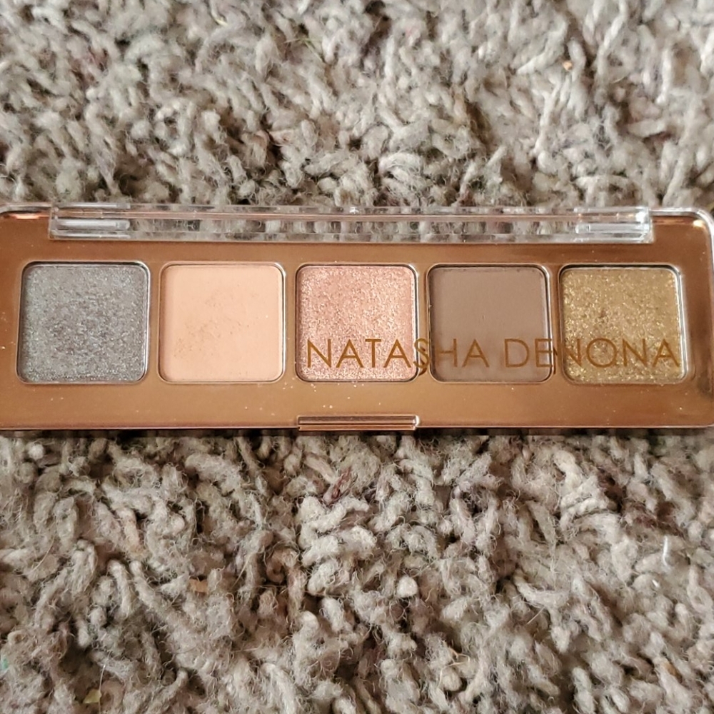 Eyeshadow palette